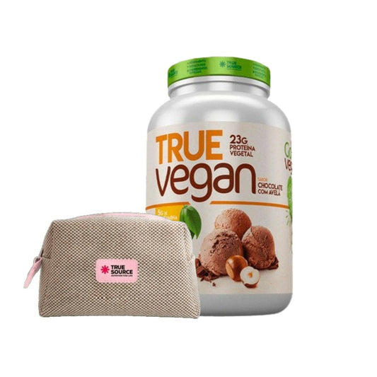 Kit True Vegan Proteína Isolada Vegana Chocolate com Avelã True Source 837g + Nécessaire 