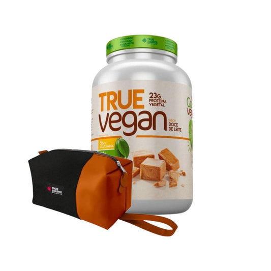 Kit True Vegan Proteína Isolada Vegana Doce de Leite True Source 837g + Nécessaire 